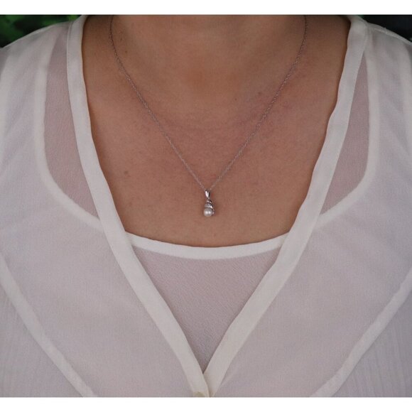 Pendant Only 14K White Gold Freshwater Pearl and Diamond Pendant 5/8" x 1/4" - Picture 4 of 6